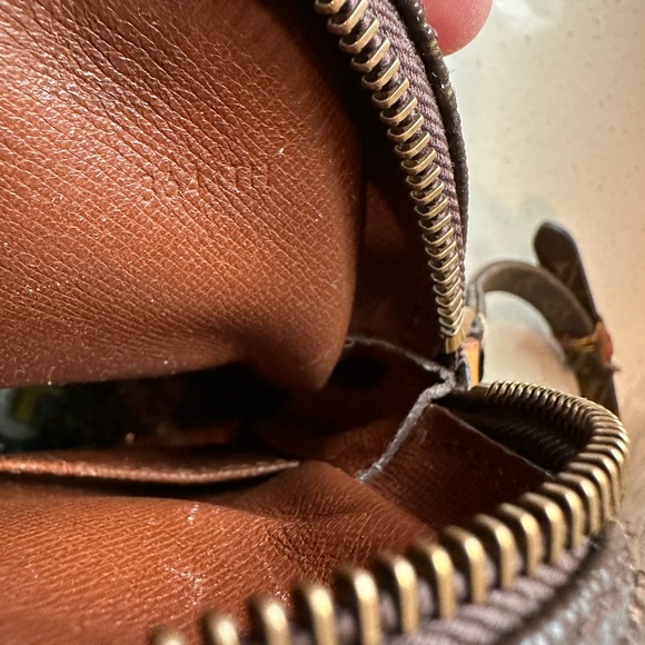 Louis Vuitton Bag - Picture 8 of 16